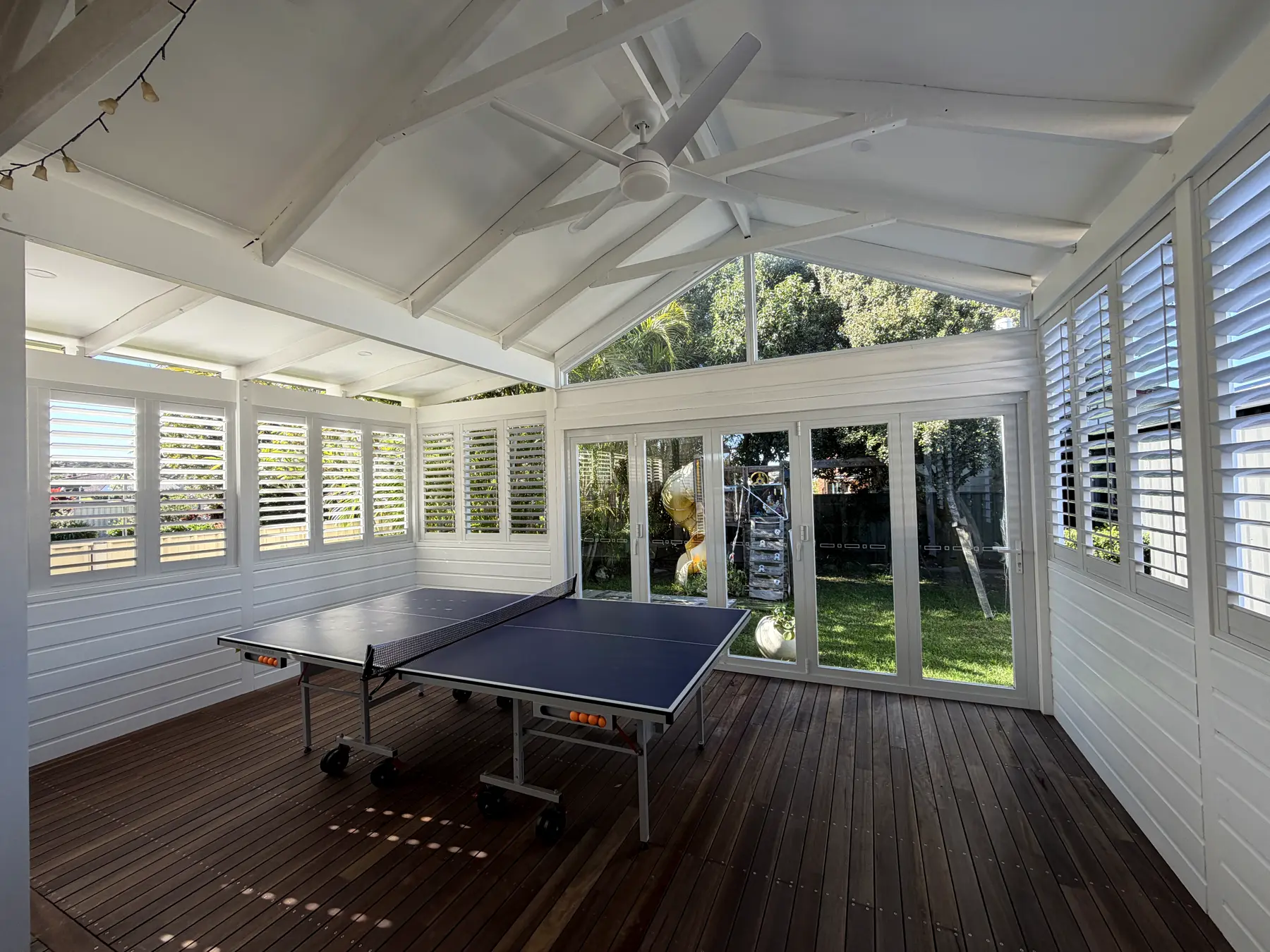 Deck, roof & bifold enclosure, Garden Suburb — photo 2
