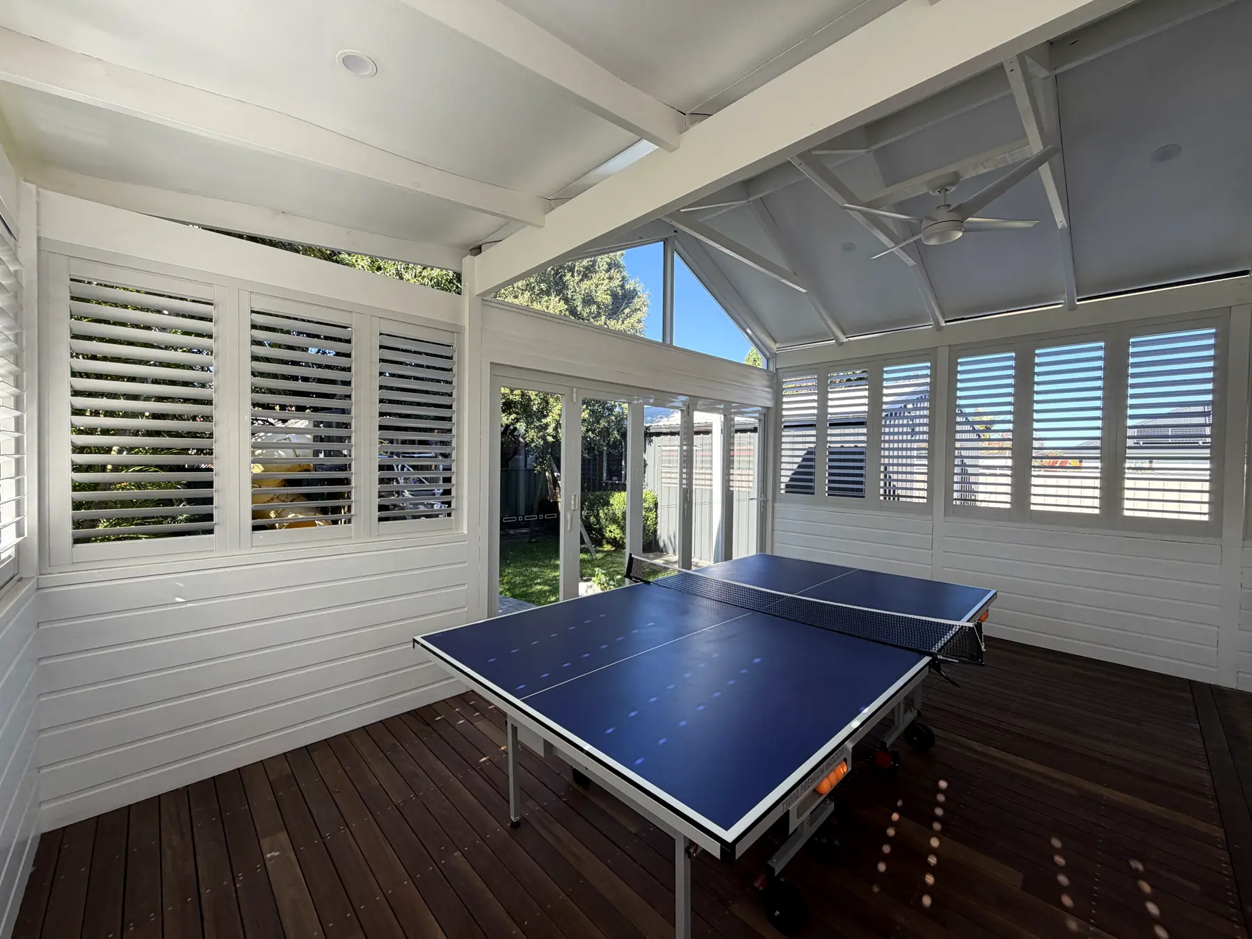 Deck, roof & bifold enclosure, Garden Suburb — photo 3