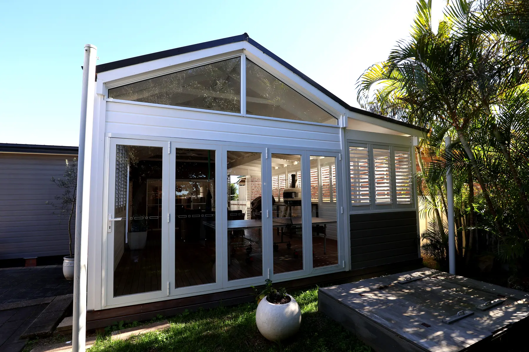 Deck, roof & bifold enclosure, Garden Suburb — photo 6
