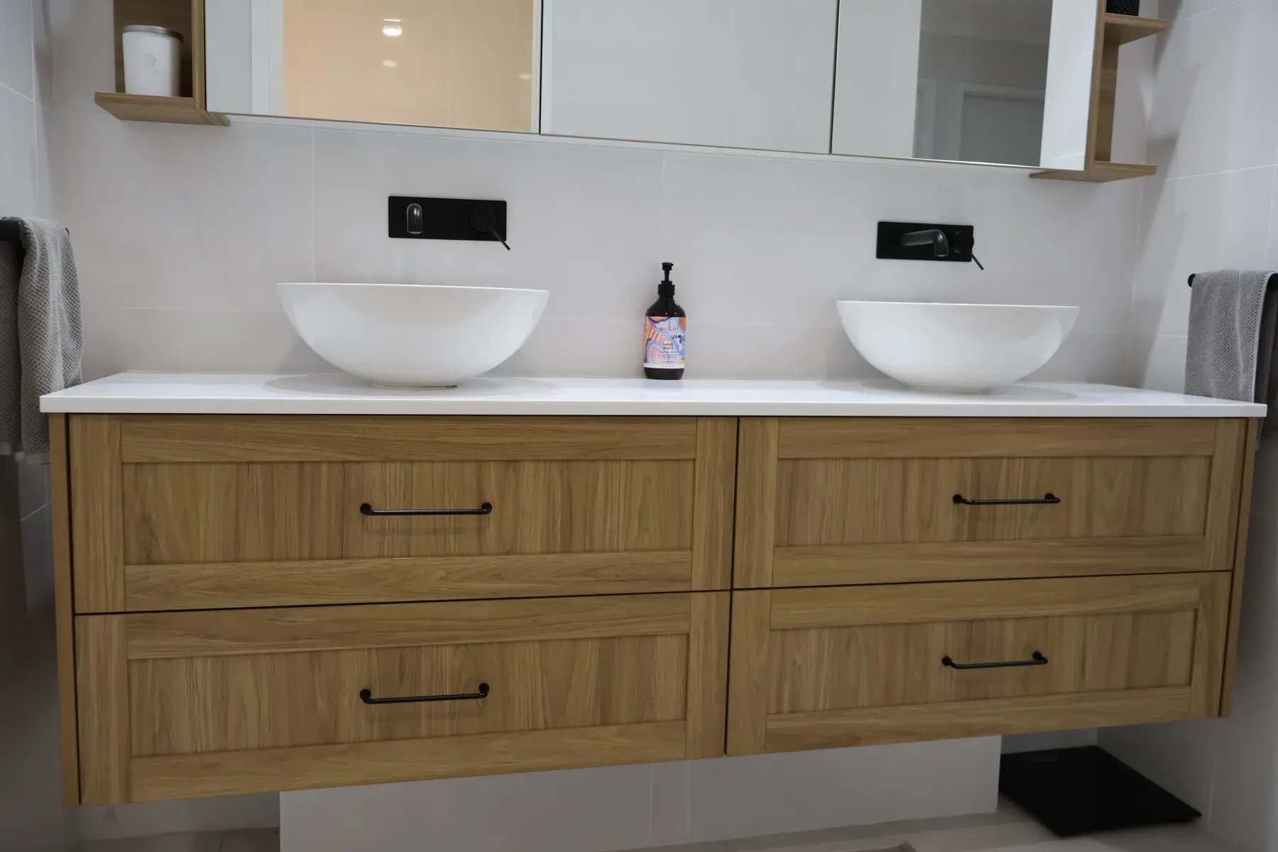 Kitchen, bathroom & laundry, Gorokan — photo 5