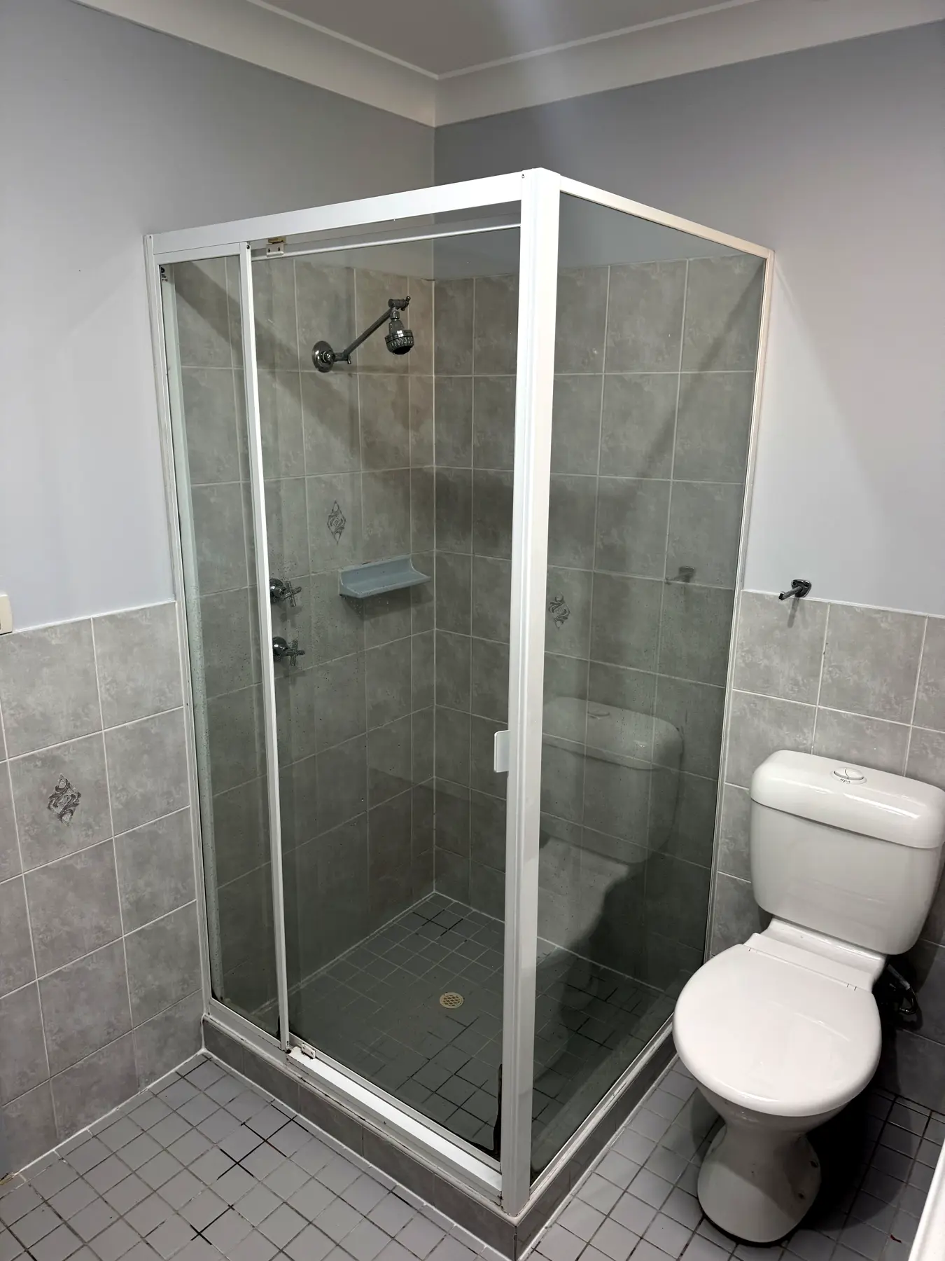 Bathroom renovation, Gorokan — before 1