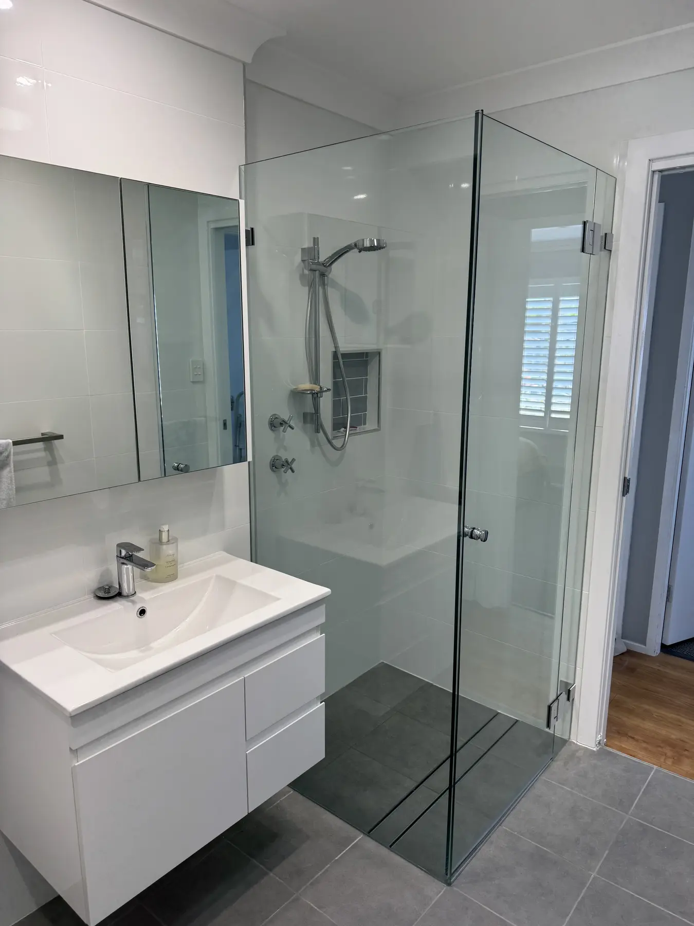 Bathroom, Gorokan — photo 2