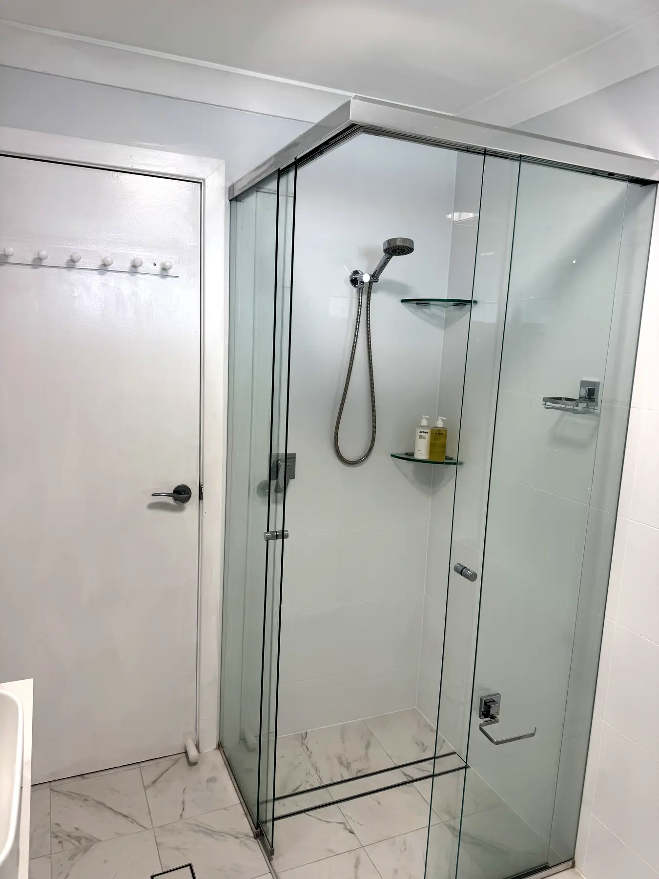 Bathroom & kitchenette, Bonnells Bay — photo 6