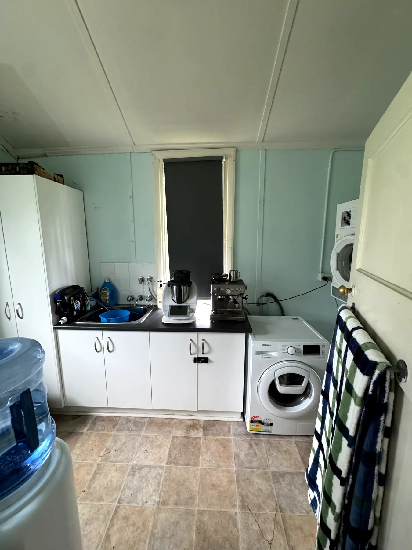 Kitchen, bathroom, laundry & butler’s pantry, Cessnock — before 3