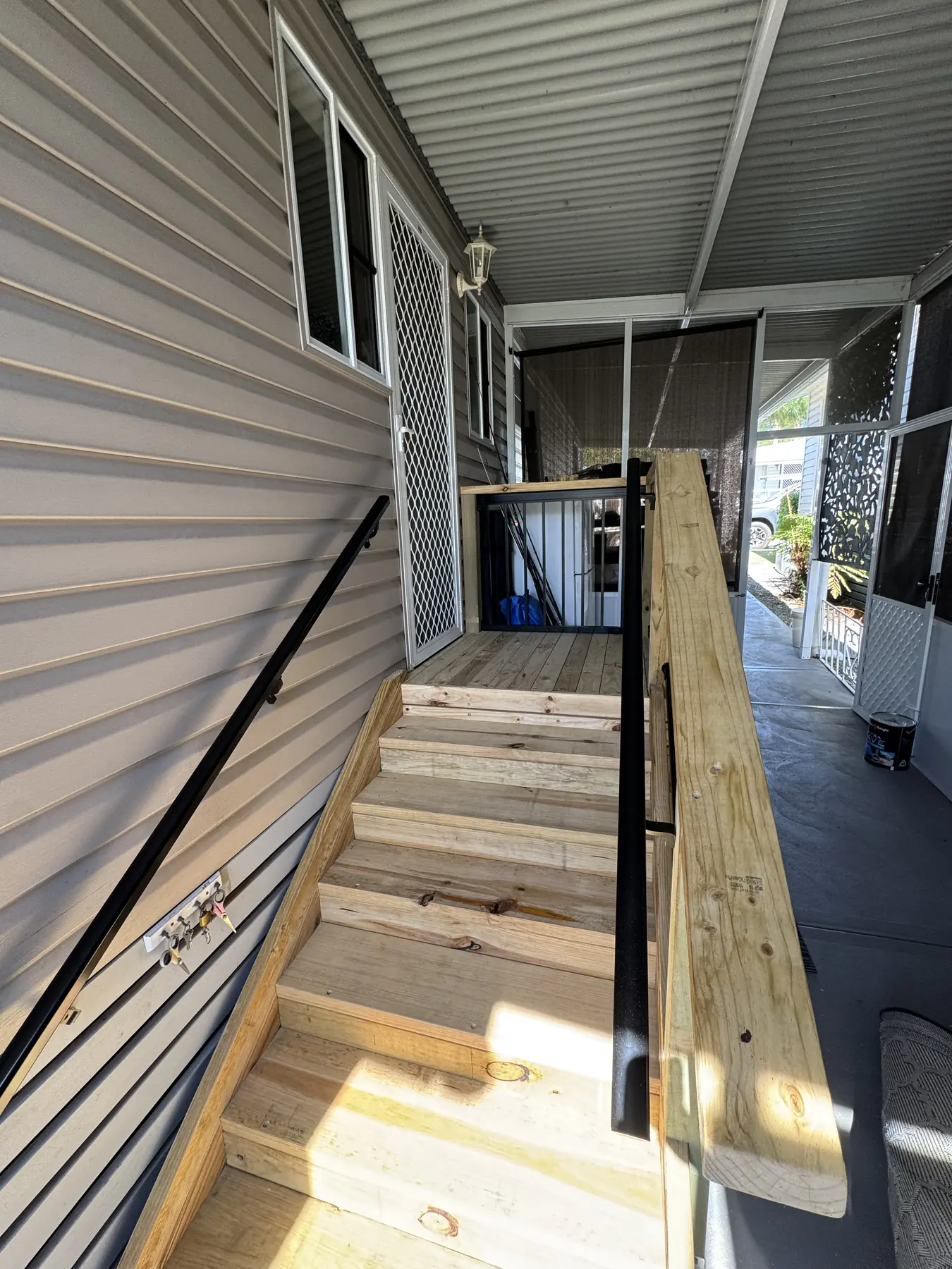 Back stairs & landing, Karuah — photo 3
