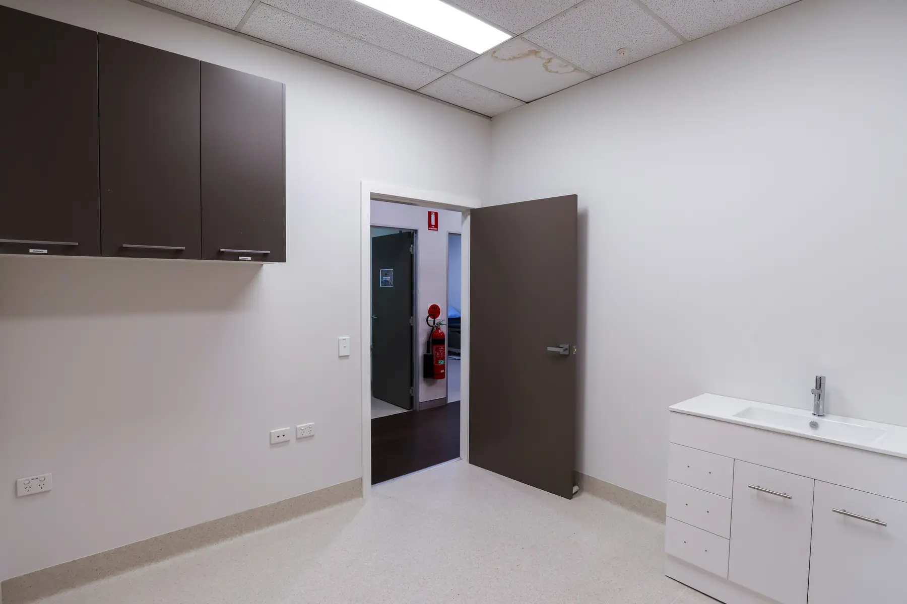 Medical centre consult rooms, Awabakal clinic, Hamilton — photo 3