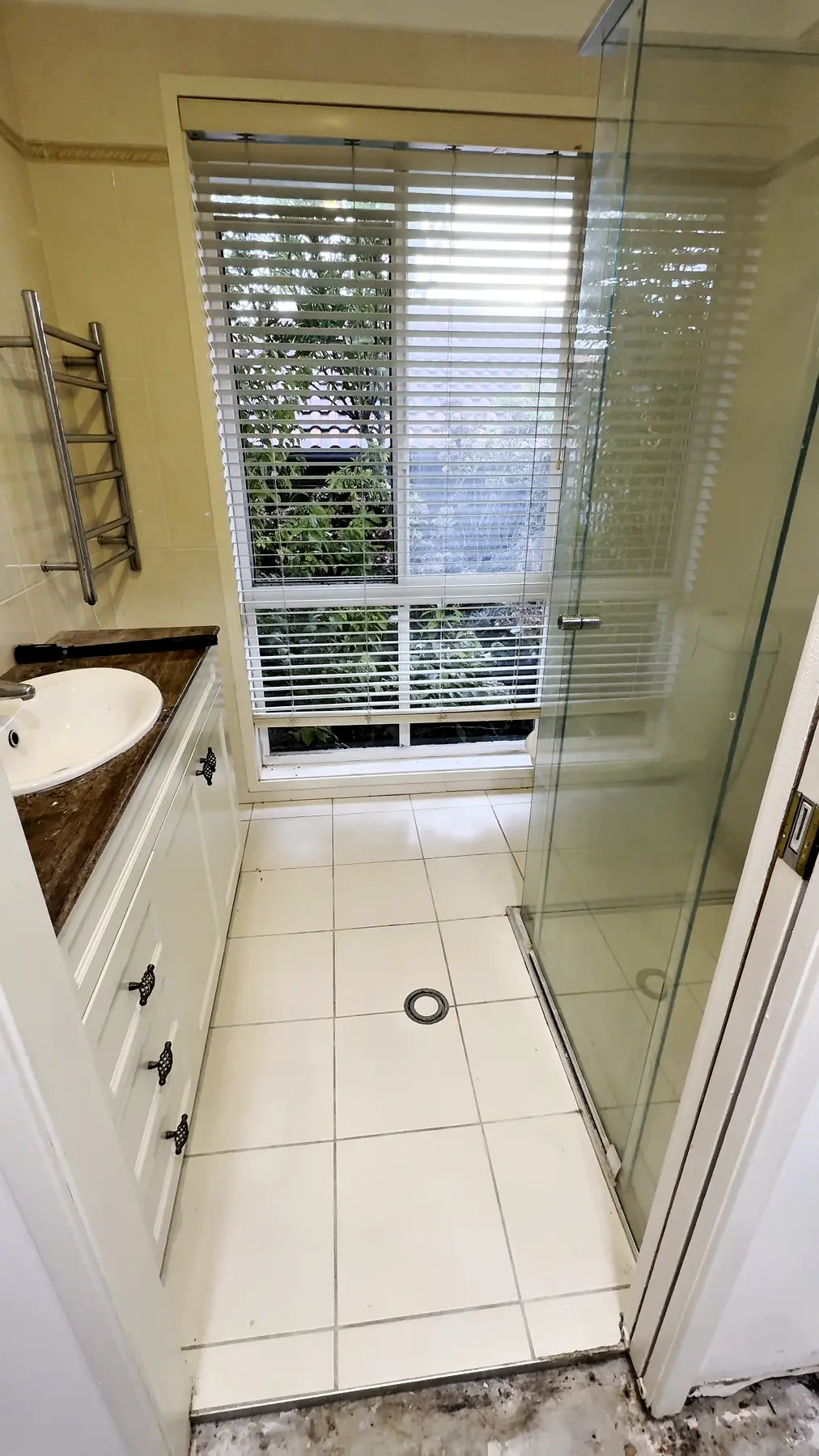 Ensuite before, Kariong