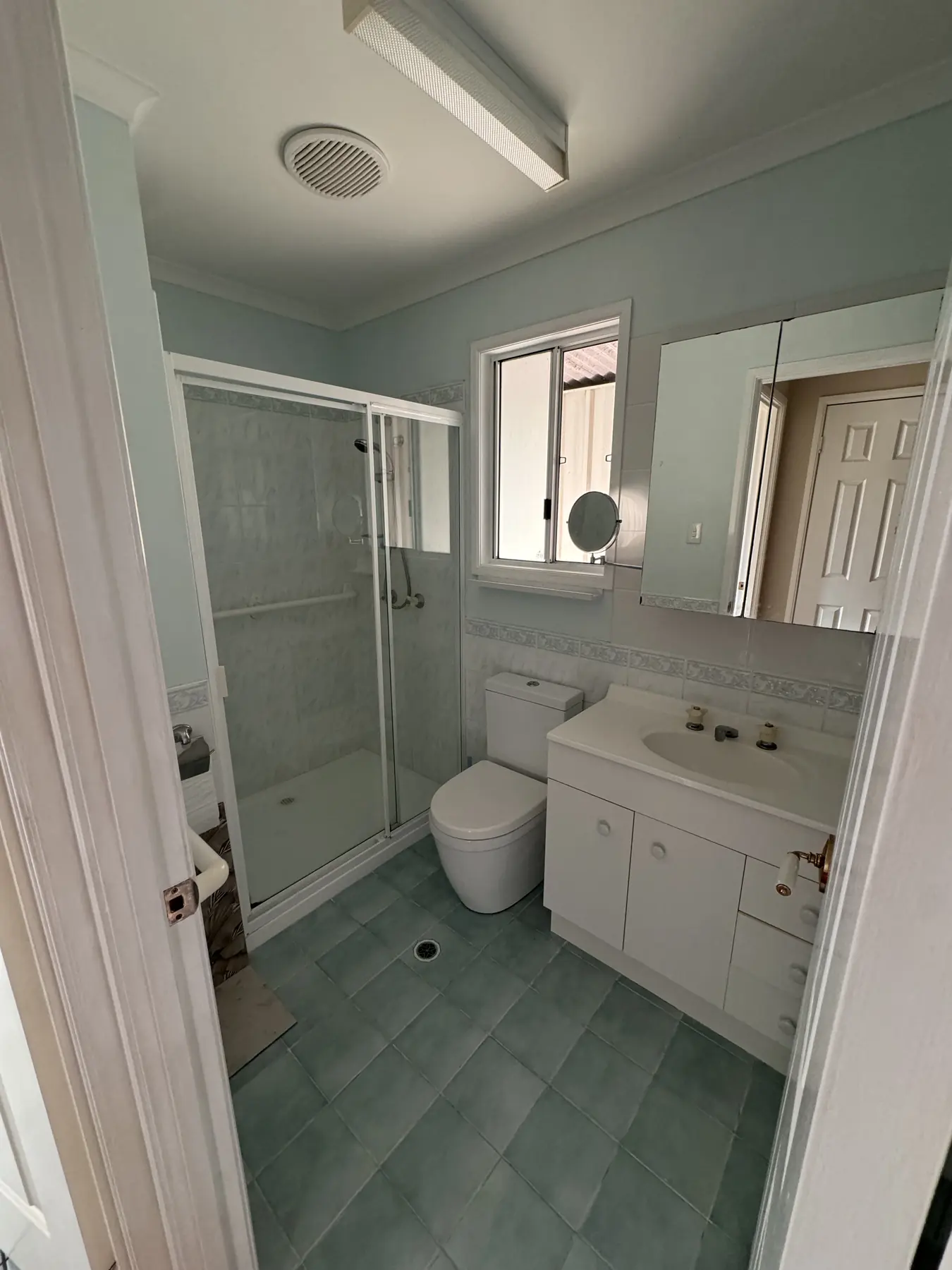 Bathroom & toilet renovation, Doyalson North — before 1